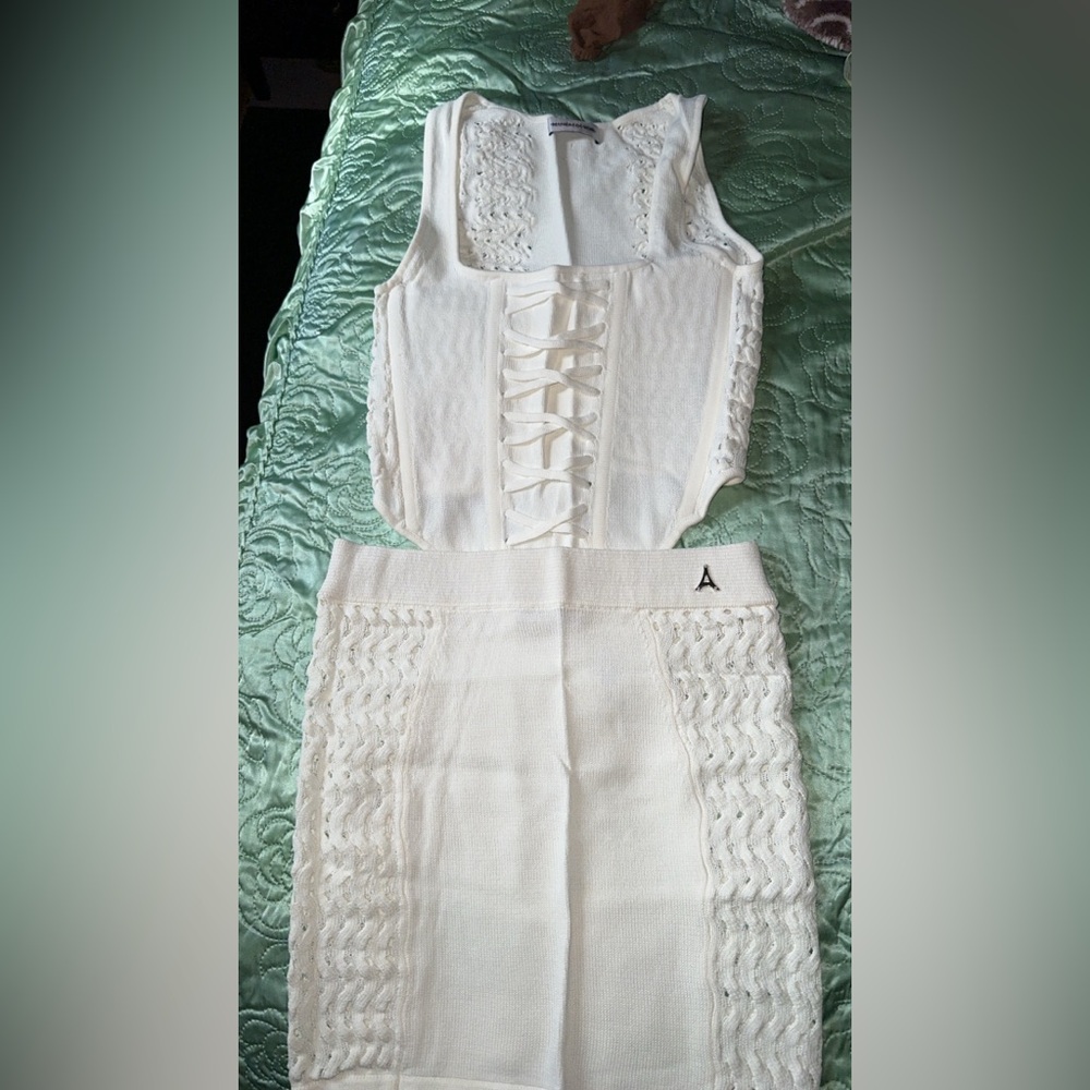 Manière de Voir 2 piece set off white Color